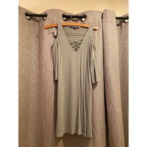 USED One Clothing Green Casual Cold-shoulder Dress